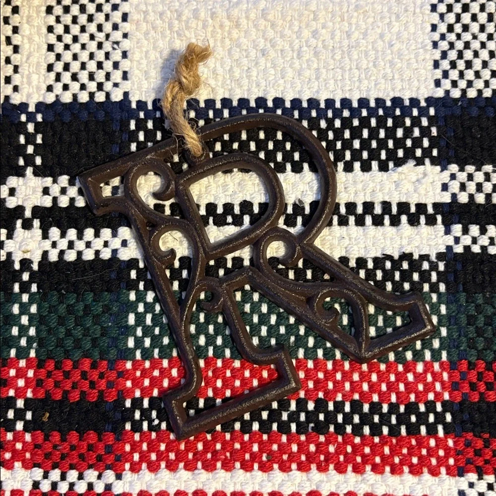 🆕Wrought Iron Letter “R” Ornament